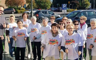 Zdjęcie do Kolejne zajęcia w klubie "Aktywny Senior" z Nordic Walking